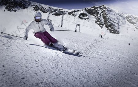 滑雪女选手图片
