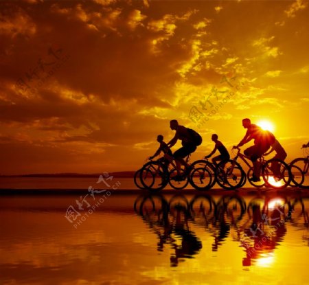 自行车车队图片