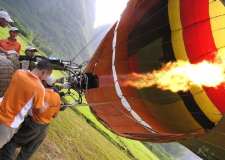 阳朔体验热气球运动图片