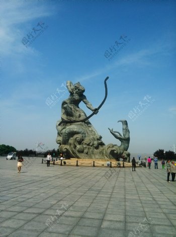 湖南岳阳巴陵广场雕塑图片