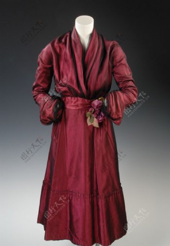 红色女式睡袍图片