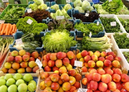 超市里出售的水果蔬菜图片