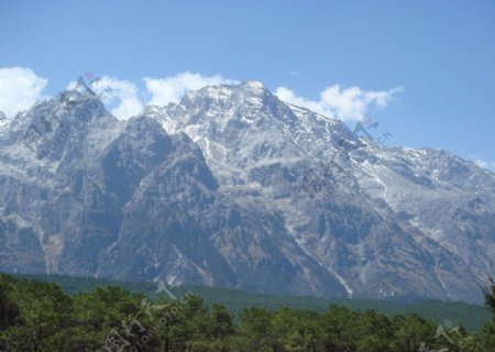 远眺玉龙雪山图片