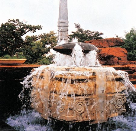 精美雕塑喷泉图片