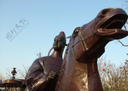 唐代人物雕像图片
