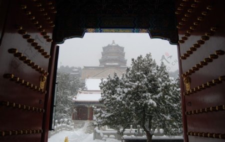 颐和园排云殿雪景图片