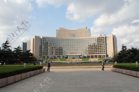 青岛市政府办公大楼图片