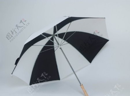 黑白相间直杆雨伞图片