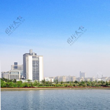 京华城中城湖面风景图片