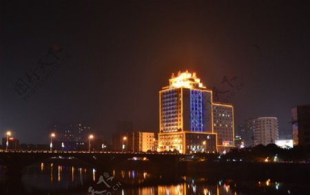 醴陵夜景西山大桥图片
