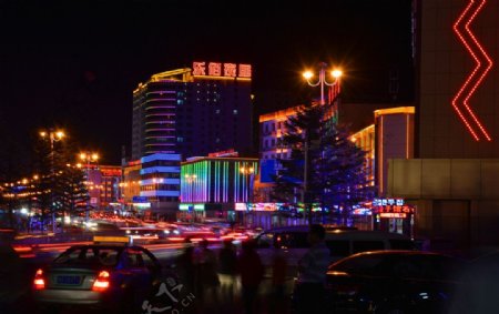 延吉市夜景河南街图片