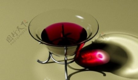 红色葡萄酒杯子图片