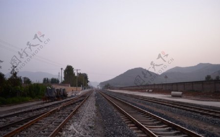 山区铁路图片