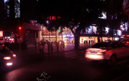 街上夜景图片