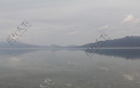 五月的赛里木湖图片
