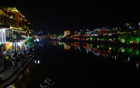 凤凰夜景图片