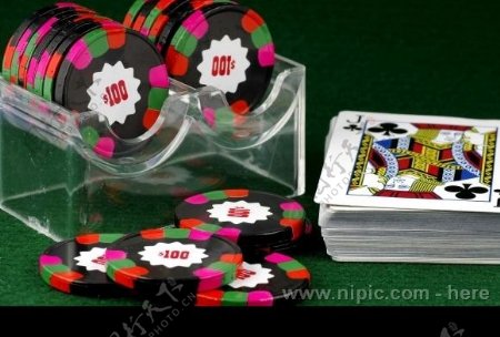 扑克牌和筹码图片