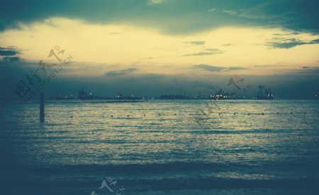 海港城市夜景图片
