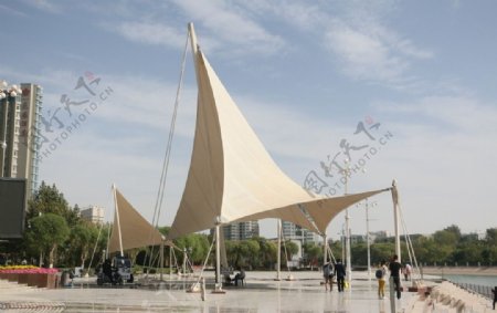 库尔勒风帆广场图片
