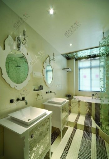 样板房玲珑生活卫生间浴缸图片