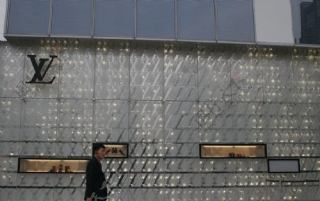 上海国金LV店铺橱窗图片