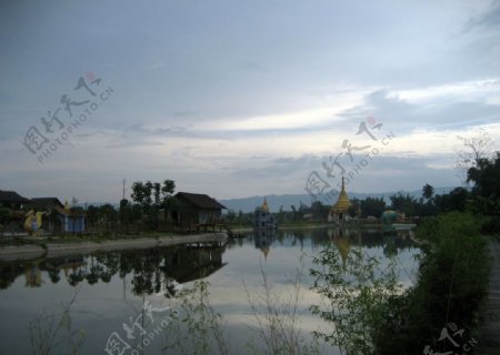 傣族村落图片