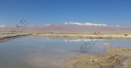 西藏湖面图片