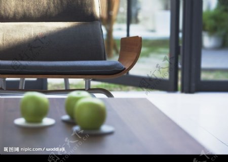 家居生活沙发茶机椅子苹果图片