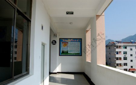 教学楼楼道布局图片