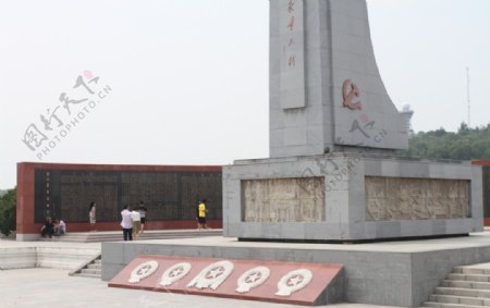 赤峰市人民纪念碑图片
