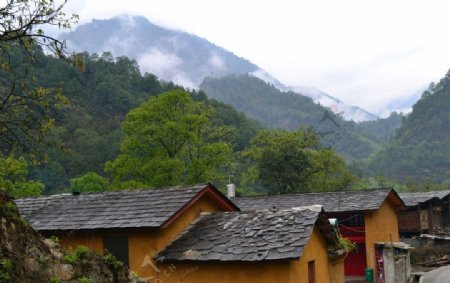 原始山村秋那桶图片