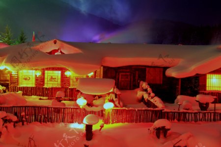 东北乡村雪夜图片