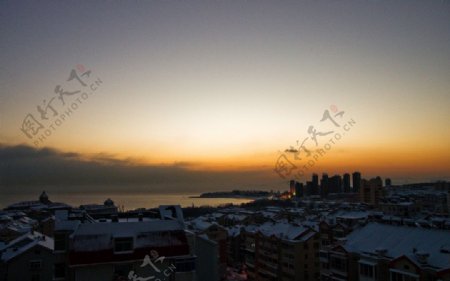 雪后清晨远拍海景图片