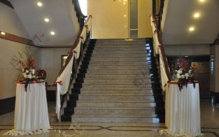 婚礼走廊布置图片