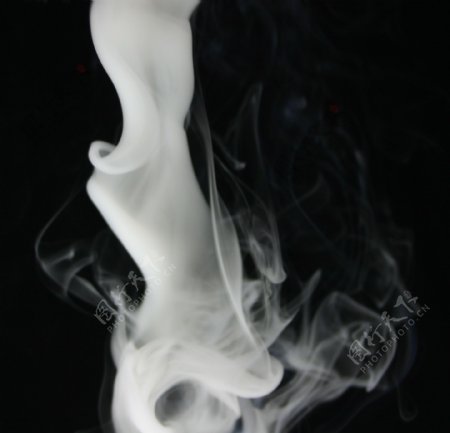 白色烟雾缭绕图片