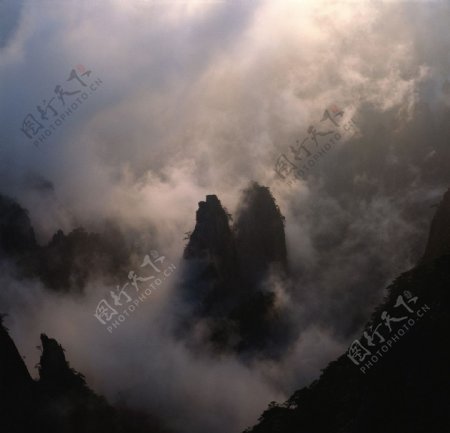 云雾仙境图片