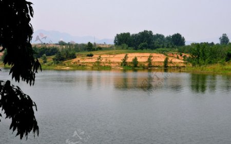 燕子湖的黄土地图片