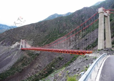 西藏角笼坝大桥图片