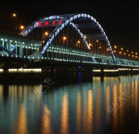 复兴大桥夜景图片