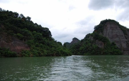 高山碧水图片