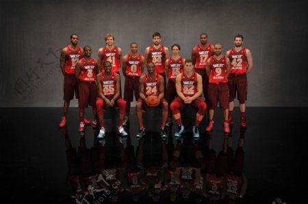 2012年NBA全明星赛西部队全家福图片
