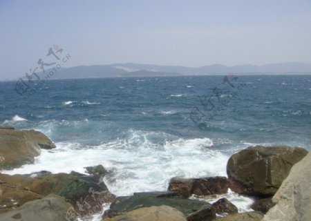 大海海浪岩石图片