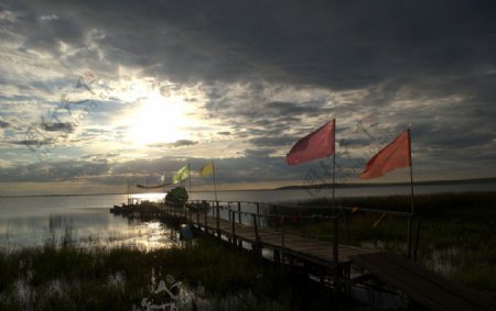 呼和诺尔湖清晨图片