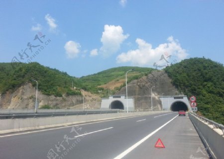 达陕高速公路隧道图片