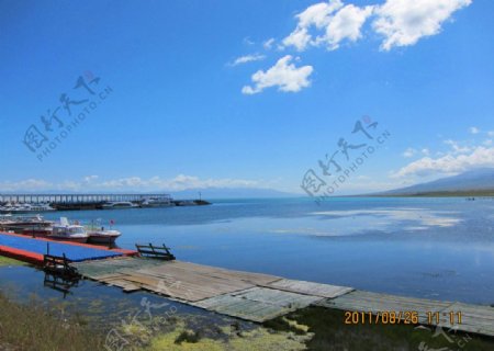 青海湖的半岛图片