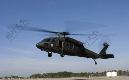 黑鹰直升机图片