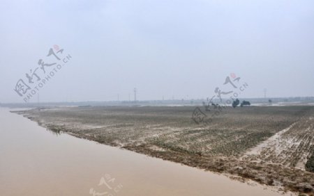 渭河洪峰过后图片