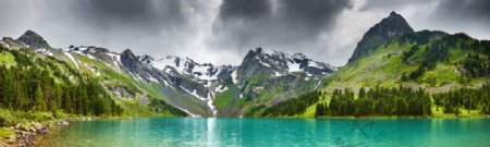 高清雪山湖水图片