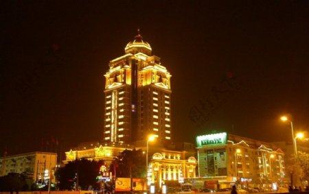 金玛国际酒店大楼夜景照片图片