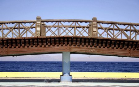 拱形桥梁图片